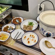 โรงแรมพลอยอินน์