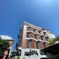 โรงแรมพลอยอินน์