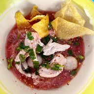 ก๋วยเตี๋ยวต้มยำมะนาวสด มาดามยุม (ซอยหัวหลางเจ้าเก่า)