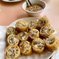 เมนูของร้าน แดงแหนมเนือง ในเมือง