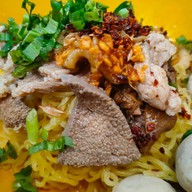 ก๋วยเตี๋ยวเรือเนรมิต ตลาดเปิดท้ายบิ๊กซีบางพลี