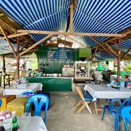 ก๋วยเตี๋ยวต้มยำมะนาวสด มาดามยุม (ซอยหัวหลางเจ้าเก่า)