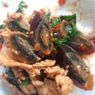 เมนูของร้าน ต้มเลือดหมู ก๋วยจั้บนาทอง