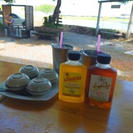 เมนูของร้าน ก๋วยเตี๋ยวเรือไดโนเสาร์ -