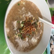 เมนูของร้าน คุณแดงก๋วยจั๊บญวน วังหลัง