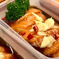 ข้าวหอมซูชิตลาดนัดเลียบด่วนรามอินทรา ตลาดนัดเลียบด่วนรามอินทรา  -