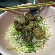 ก๋วยเตี๋ยวเนื้อตุ๋นยาจีน