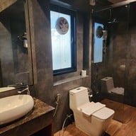 Tolopoti Hotel Resort