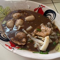 ก๋วยเตี๋ยวเรือทองคำ ถ.ศรีวรา