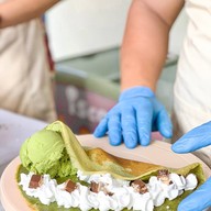 เครปไอติม ( ice skate’s Crepe ) หลังมอชอ