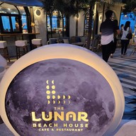 หน้าร้าน The Lunar Beach House, Pattaya