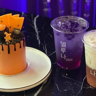 Del Luna Cafe  คาเฟ่ขนมเกาหลีและของขวัญ ลาดกระบัง