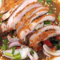 หมูทอดมาเฟีย ข้าวยำไก่ทอด สาขาเมืองปทุม