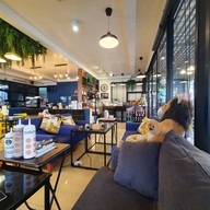 บรรยากาศ เฝอรถไฟ