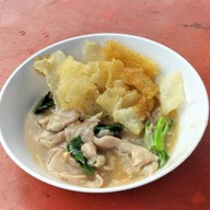 ราดหน้าหมูหมักเจ๊พลอย1