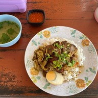 เมนูของร้าน ร้านสบายลมเป็ดพะโล้ นครหลวง