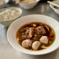 เมนูของร้าน ลูกชิ้นเนื้อนายชัย