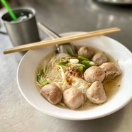เมนูของร้าน ลูกชิ้นเนื้อนายชัย