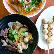 ก๋วยเตี๋ยวเป็ดเฮียเม้ง ทาวน์อินทาวน์ ซอย ลาดพร้าว94
