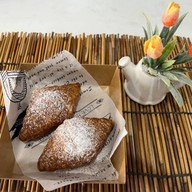 Croissant & drink tea