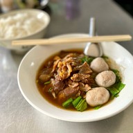 เมนูของร้าน ลูกชิ้นเนื้อนายชัย