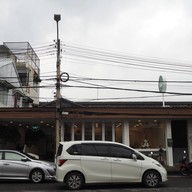 W cafe ศาลากลาง ในเมือง