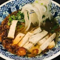 ก๋วยจั๊บญวณ อาเฮงก๋วยจั๊บญวณ เลียบมอร์เตอร์เวย์ (หน้าหมู่บ้านโกลเด้นท์นครา)