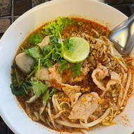 ก๋วยเตี๋ยวต้มยำไข่หวานประตูสวนดอกเชียงใหม่