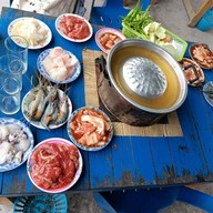 ร้านพ่อเฒ่าใหญ่หมูกะทะ ต.หนองตำลึง อ.พานทอง จ.ชลบุรี