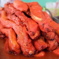 หมูกรอบตู้