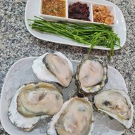 กุ้งเผา สะใภ้ริมน้ำ ตลาดกลางอยุธยา