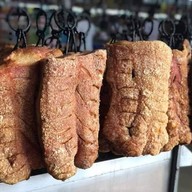 หมูกรอบตู้