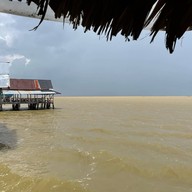 ครัวนายก หาดแหลมโพธิ์