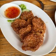 เมนูของร้าน ครัวแปดริ้ว