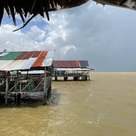 ครัวนายก หาดแหลมโพธิ์
