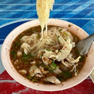 ก๋วยเตี๋ยวหมูต้มยำฮ่องเต้