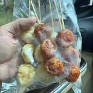 เมนูของร้าน ลูกชิ้นป้านก สถานีรถไฟบุรีรัมย์