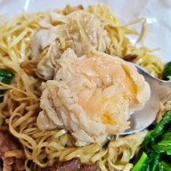 บะหมี่เกี๊ยวกวางตุ้ง 2451 ปากซอยเจริญกรุง 79