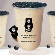 HOP Chafe ชานมไข่มุก หน้าหมู่บ้านเสริฐศิริ