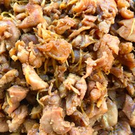 ข้าวแกงต้นลำไย