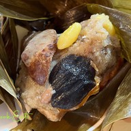 จู โจว เป็ดพะโล้ร้อยปี JuJow's Legend of the Stewed Duck