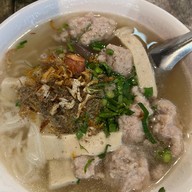 เมนูของร้าน ต้มเส้น หอนาฬิกา