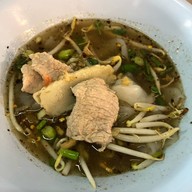 ก๋วยเตี๋ยวหมูต้มยำโบราณ ‘นายทองสุข’