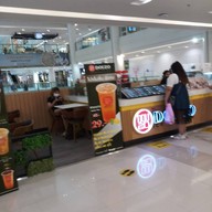 หน้าร้าน Douzo ice  tea bar ซีคอนสแควร์  ชั้นบี1 โซนกลางห้าง