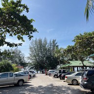 หาดแสงจันทร์ซีฟู้ดแอนด์รีสอร์ท หาดแสงจันทร์ซีฟู้ดแอนด์รีสอร์ท