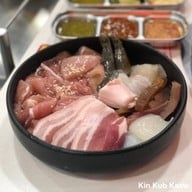 เมนูของร้าน นักล่าหมูกระทะ MBK