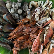 หาดแสงจันทร์ซีฟู้ดแอนด์รีสอร์ท หาดแสงจันทร์ซีฟู้ดแอนด์รีสอร์ท