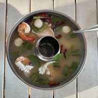 เมนูของร้าน หาดแสงจันทร์ซีฟู้ดแอนด์รีสอร์ท หาดแสงจันทร์ซีฟู้ดแอนด์รีสอร์ท