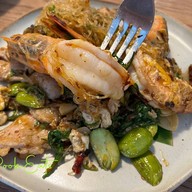 CAT & FISH – FAT KID EATERY BKK ลาดพร้าว 18 แยก 10