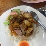 แสงทอง สะพานนวลฉวี